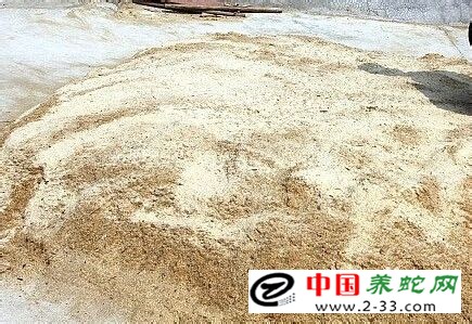 发酵床养蛇技术视频